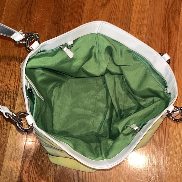 Coach large green suede and white patent leather tote shoulder bag - Picture 6 of 9
